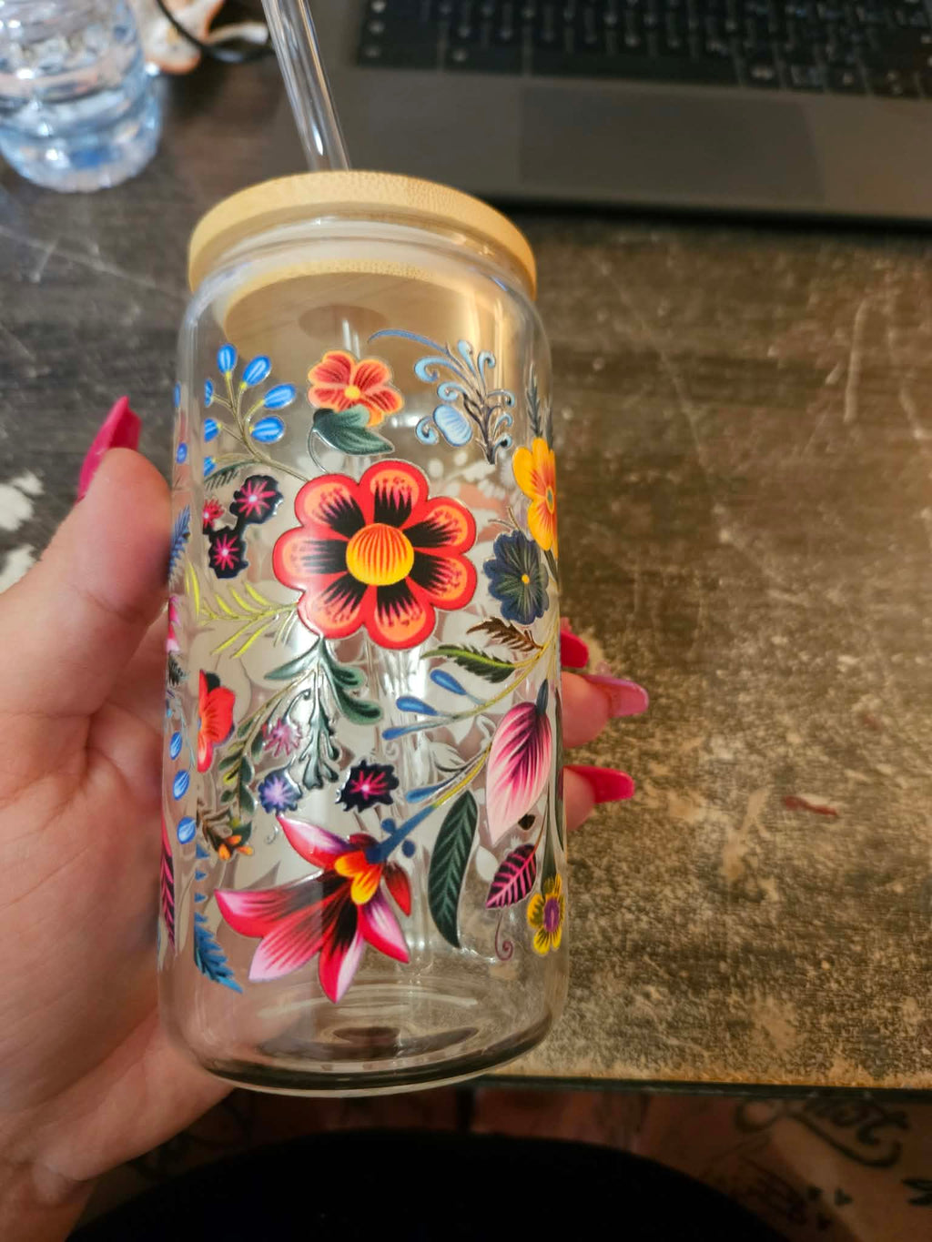 Verre vitre 20 onces un bouquet de fleurs
