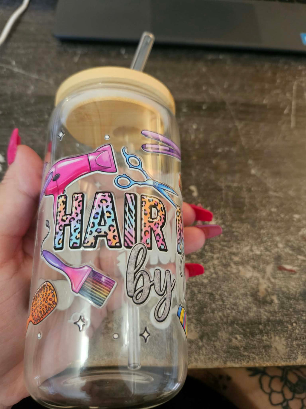 Verre coiffeuse hair style en vitre